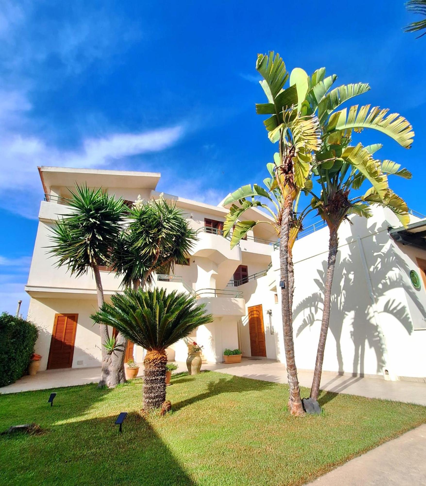 Villa Fiori Beach Менфі Екстер'єр фото