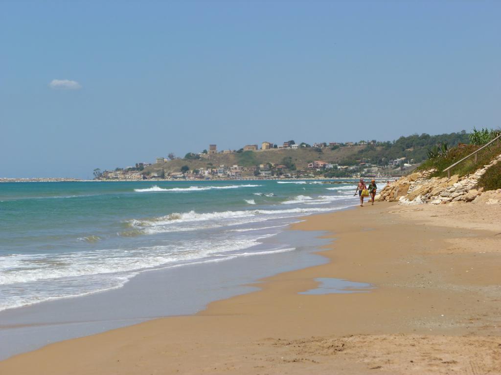 Villa Fiori Beach Менфі Екстер'єр фото